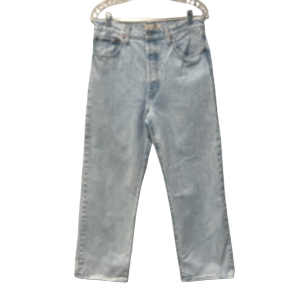 Levi’s Ribcage Straight Ankle light wash button fly size 30